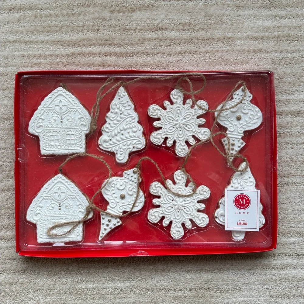 Martha Stewart White Gingerbread Garland 4 Foot Long - Resin Christmas Cookie